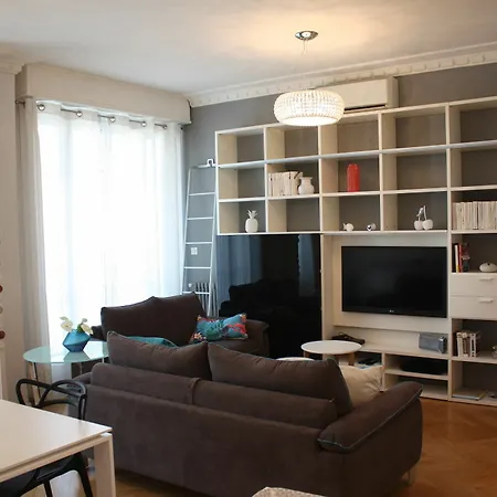 Le Joffre Apartment *